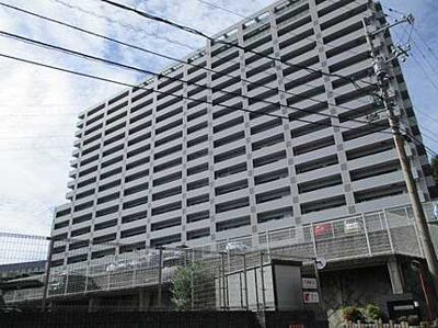 【外観】 |  【上質リノベ】ローレルコート古江 | 【耐震性】
耐震性の高さを判断するポイントは、
建築確認申請日が1981年6月1日以降の
新耐震基準に適合しているかどうか。
震度６程度の大地震でも
建物が崩壊しないレベルが基準になりました。