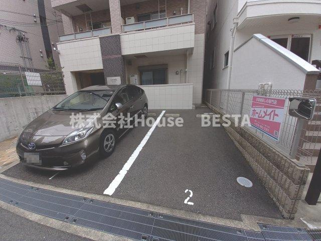 アルカディアの駐車場