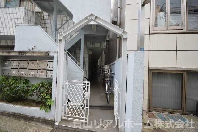 【エントランス】 | アマンヴィラ神宮前