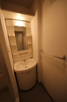 【独立洗面台】 | クリエート駅南 | 別号室の写真になります。現況優先。