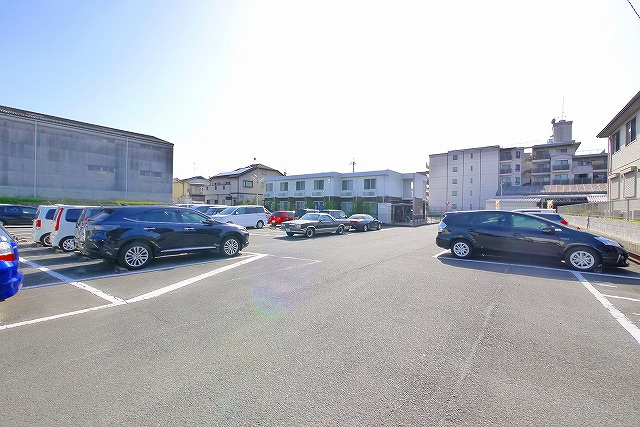 恋の窪駐車場の外観
