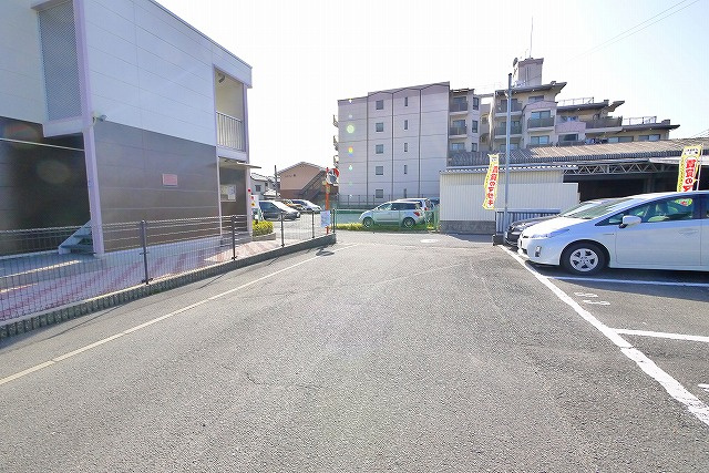 恋の窪駐車場の外観