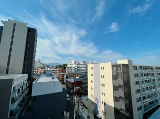 【展望】 | 陽当たりはもちろん、前面建物と距離があるので眺望も良好です。