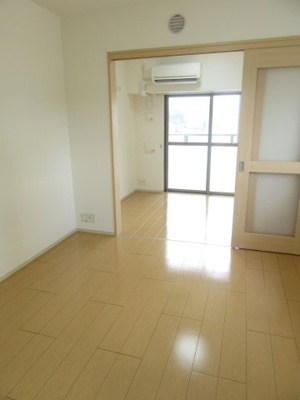 【居間・リビング】 | エンブレイス大橋南 | 別号室の写真になります。現況優先。