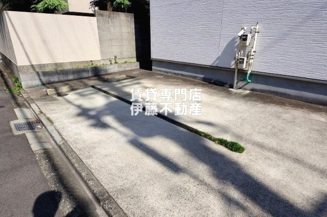 ティーダⅡの駐車場|敷地内空き無し（近隣月極駐車場をお探し致します）