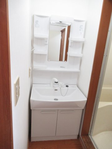ムツミハイツＢの独立洗面台|使いやすい独立洗面台です