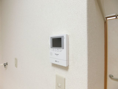 【セキュリティ】 | ファミール愛隣 | 突然の来客時もＴＶモニターホンでしっかり確認。