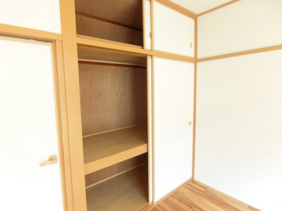 【収納】 | ファミール愛隣 | 天袋付きの収納でお荷物も収納できます。