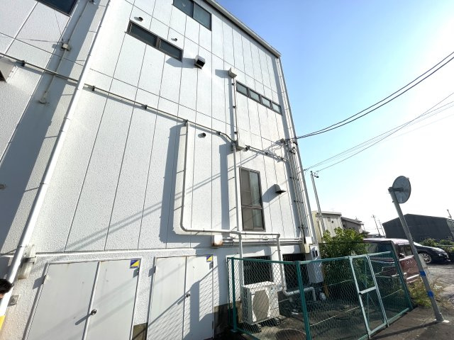 森6丁目店舗倉庫の外観