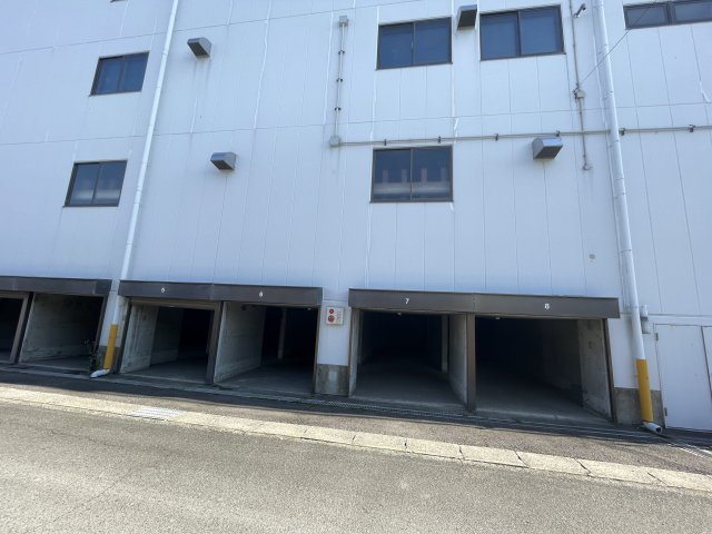 森6丁目店舗倉庫の外観