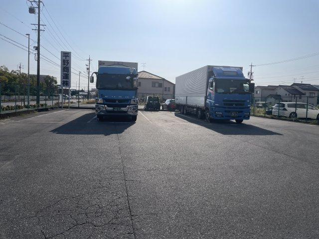 森6丁目店舗倉庫の駐車場