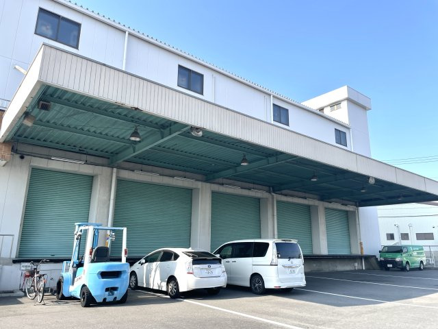 森6丁目店舗倉庫の外観