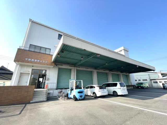 森6丁目店舗倉庫の外観