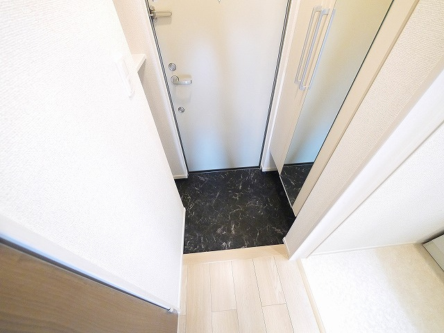 セレーノ東生駒Ｃの玄関|玄関です