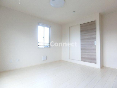 【居間・リビング】 | Ｄ’ｒｏｏｍ八乙女中央Ｄ棟 | 角部屋で２面に窓があります。