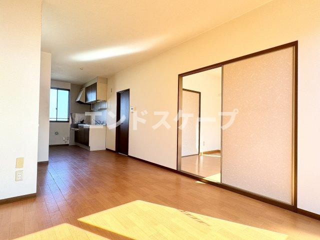 VERDE Bの居間・リビング|高崎、前橋エリアのお部屋探しはエンドスケープまで！お客様の理想お聞かせ下さい♪
