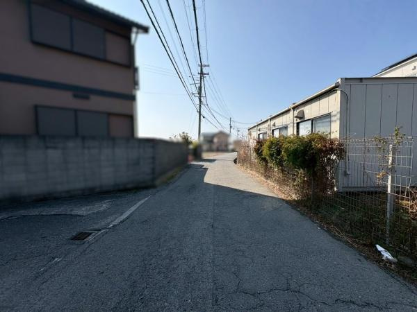 和歌山市加納　中古戸建の前面道路含む現地写真