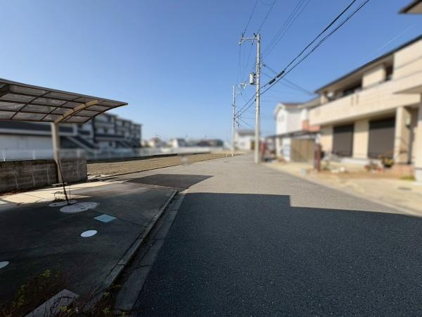 和歌山市加納　中古戸建の前面道路含む現地写真
