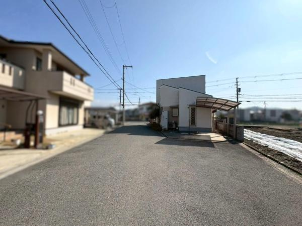 和歌山市加納　中古戸建の前面道路含む現地写真