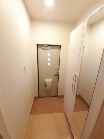 グレイス・ベル　Ⅱの玄関|収納もある玄関です