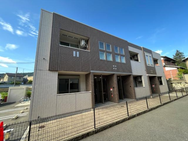 ハウス２８の駐車場|外観写真（昼）