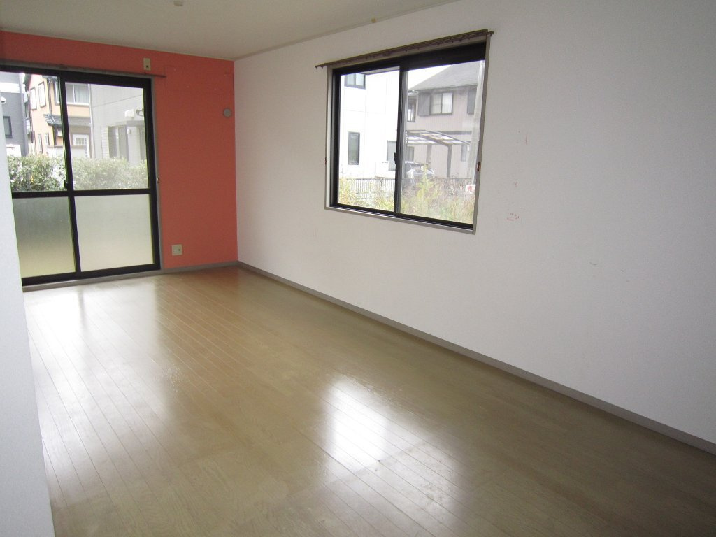 メルベーユ津福【キャッシュバック対象物件】の居間・リビング|ゆったり過ごせるリビングです