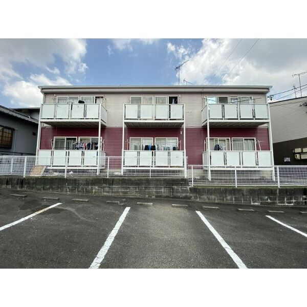 Surplus MAKI Ⅰの駐車場