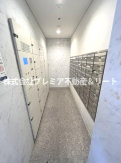【その他共用部分】 | 郵便受けと宅配ボックスです。