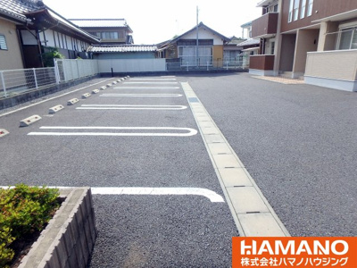 【駐車場】 | アルモニー | 駐車場に車を止められます