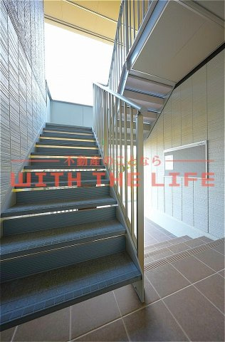 ラ・ルーチェ【キャッシュバック対象物件】のエントランス|建物の内部です
