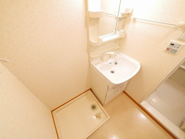 セレーノ東生駒Ｂ棟の洗面所|忙しい朝には欠かせない洗面所です