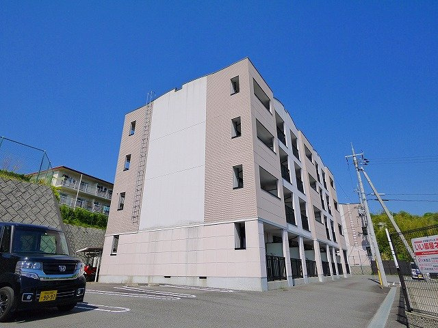 セレーノ東生駒Ｂ棟の外観|外観もきれいです