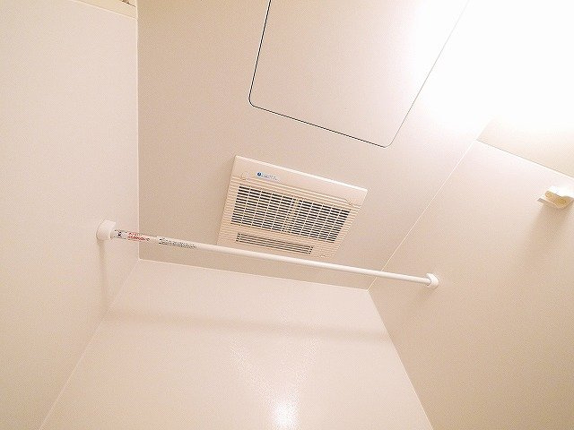 セレーノ東生駒Ｂ棟の設備|浴室乾燥機付きです