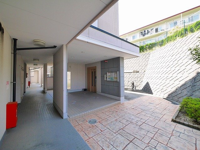 セレーノ東生駒Ｂ棟のその他共用部分|毎日通る共用通路です