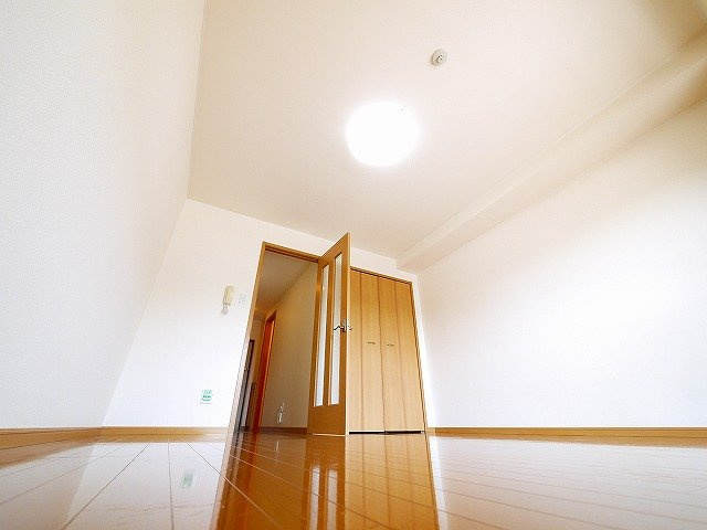 セレーノ東生駒Ｂ棟の居間・リビング|居間です