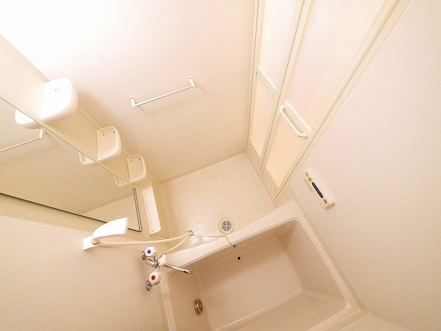 セレーノ東生駒Ｂ棟の浴室|ゆったり過ごせるお風呂です