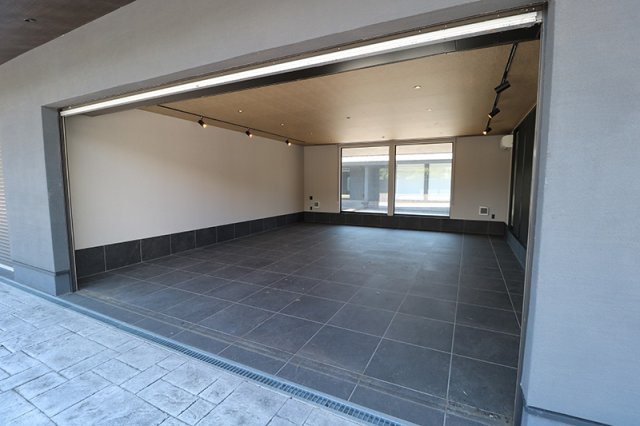 Garesidence 袖ケ浦 ZEN PAVILIONのその他|ゆったり2台駐車可能なガレージ