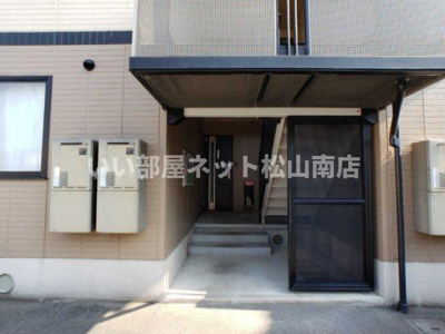 【エントランス】 | セジュール石井　B棟