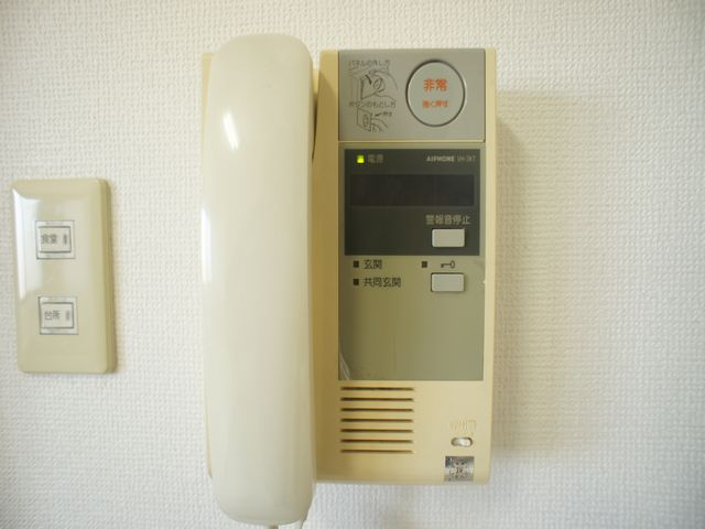 【セキュリティ】 | ライブハウスⅡ | 訪問者の確認ができるドアホン付きです♪