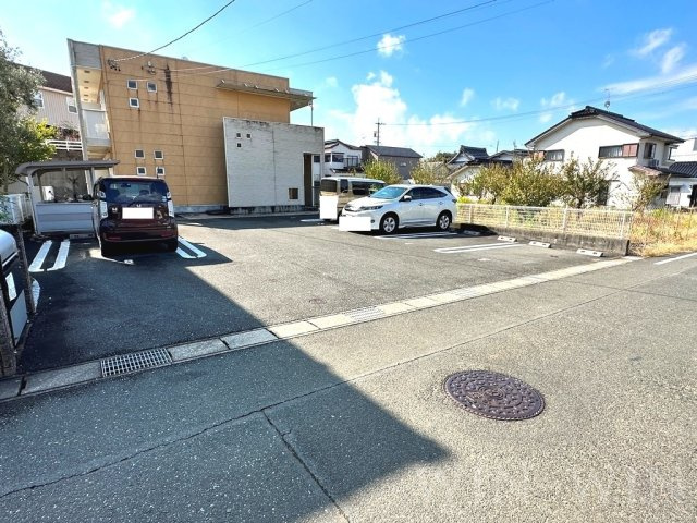 ミニョン アンジュの駐車場