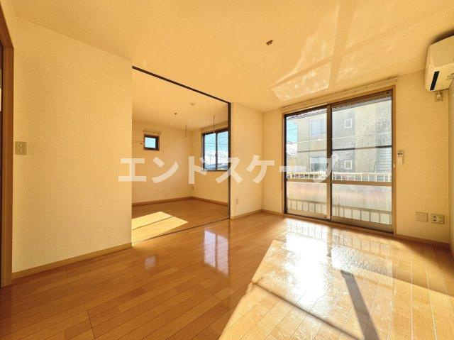 リヴェールアークⅡの居間・リビング|高崎、前橋エリアのお部屋探しはエンドスケープまで！お客様の理想お聞かせ下さい♪