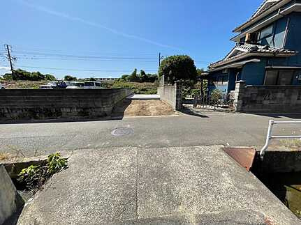 呉市阿賀中央5丁目　土地の前面道路含む現地写真