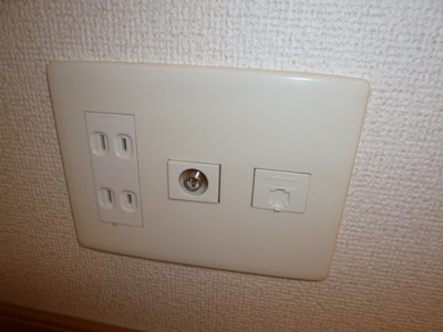 【設備】 | ポミエ | TVジャック・電話モジュラー