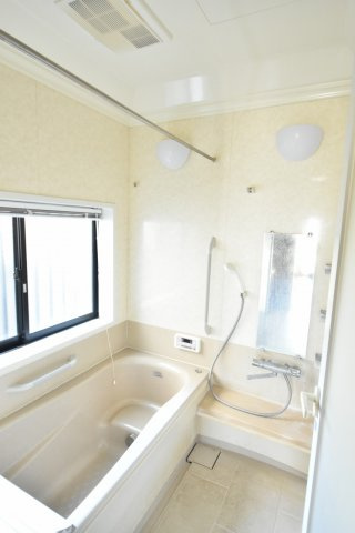 北本市宮内１丁目　中古一戸建ての浴室|浴室換気乾燥暖房機付きのシステムバス