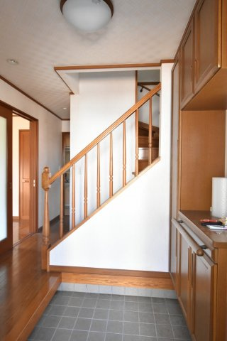 【玄関】 | 北本市宮内１丁目　中古一戸建て