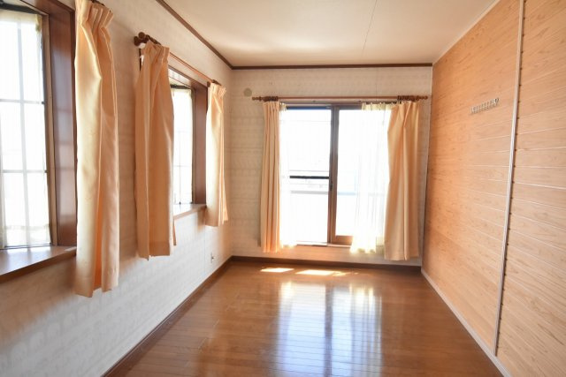 【洋室】 | 北本市宮内１丁目　中古一戸建て | 2階洋室（東側）