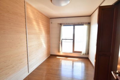 【洋室】 | 北本市宮内１丁目　中古一戸建て | 2階洋室（中央）