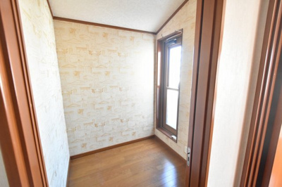 【その他】 | 北本市宮内１丁目　中古一戸建て | 書斎または納戸に使える2帖の部屋