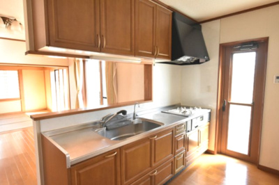 【キッチン】 | 北本市宮内１丁目　中古一戸建て | 対面式のシステムキッチン