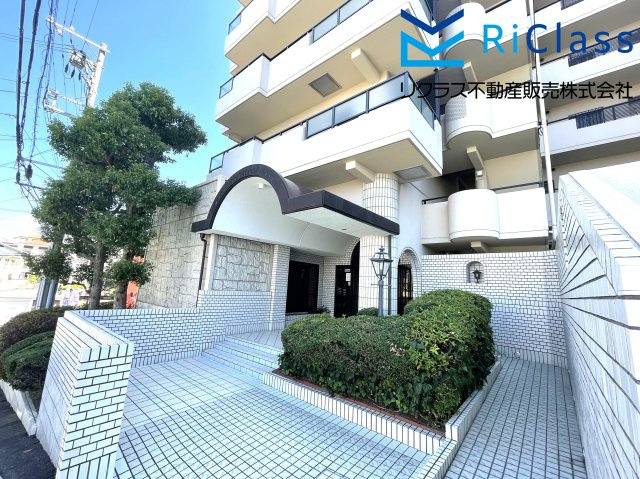 美山台ライフガーデンのエントランス|毎日通るエントランスはこのようになっています